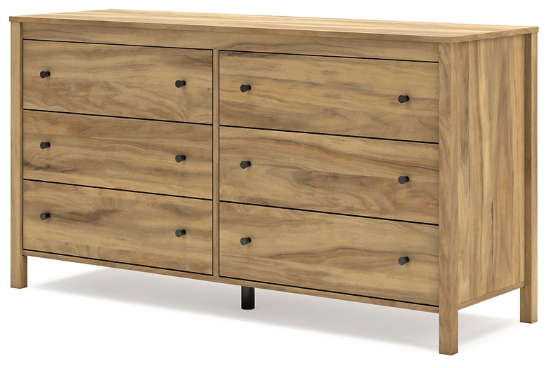 Bermacy Queen Panel Headboard with Dresser and 2 Nightstands